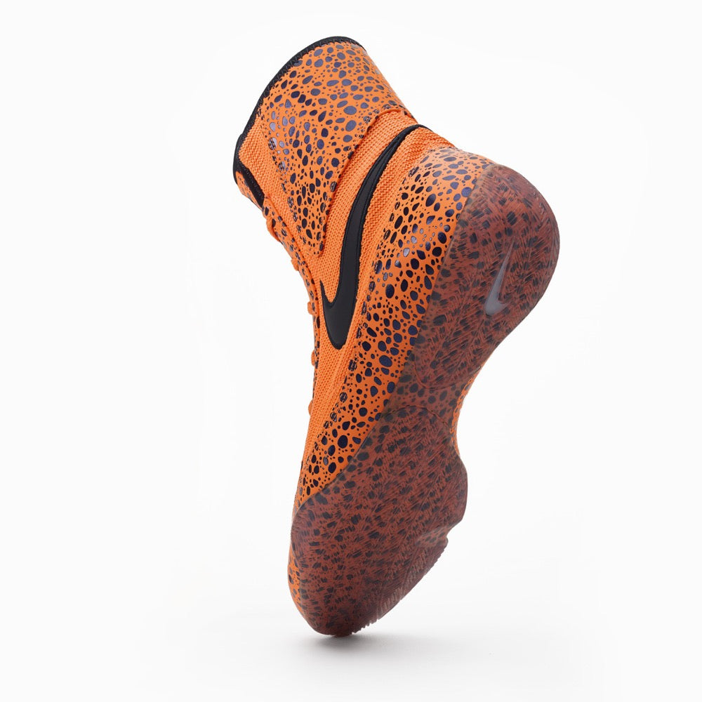 Black and gold nike boxing shoes shop