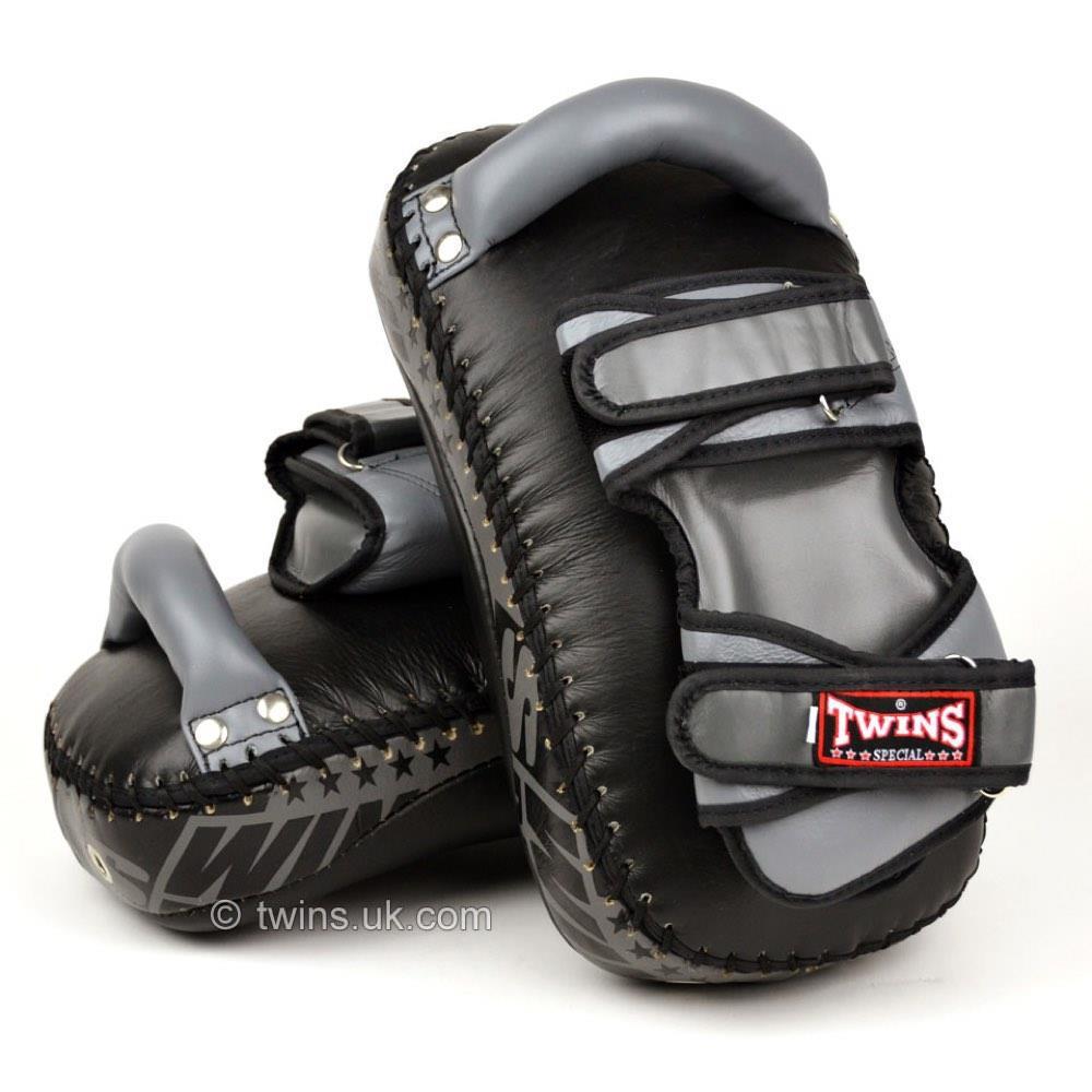 Twins Medium Deluxe Curved Kick Pads - Black/Grey-8858702265256-FEUK